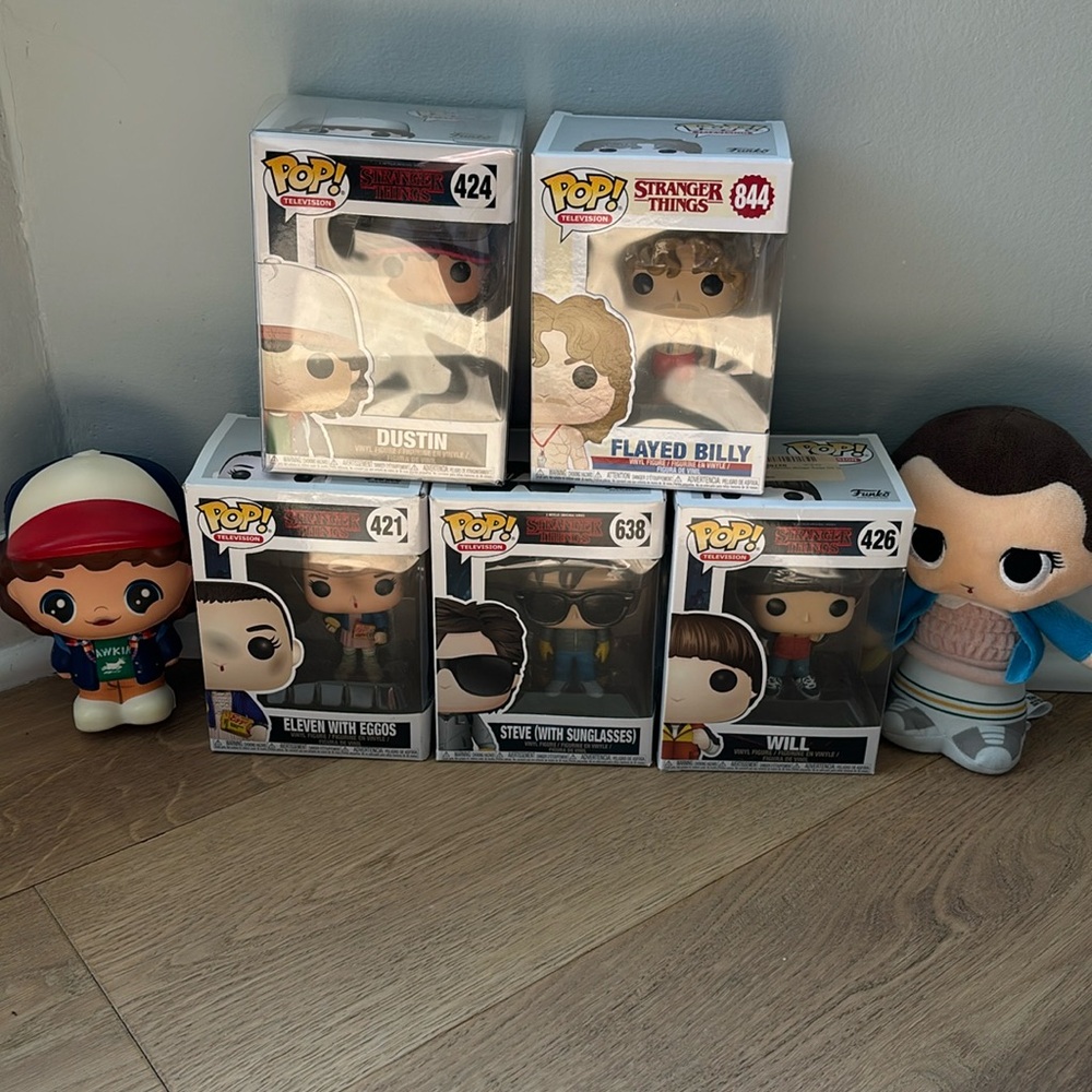 Lot of Five funko pop stranger things 844, 424, 421, 638, 426 new in box